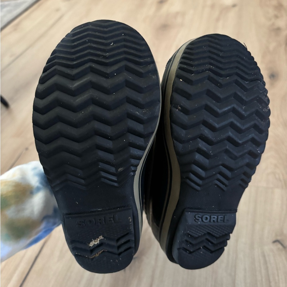 Sorel Kids Black and Gray Snow Boots - Picture 3 of 3